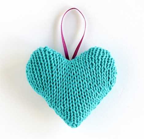 Simple knitted heart pattern free