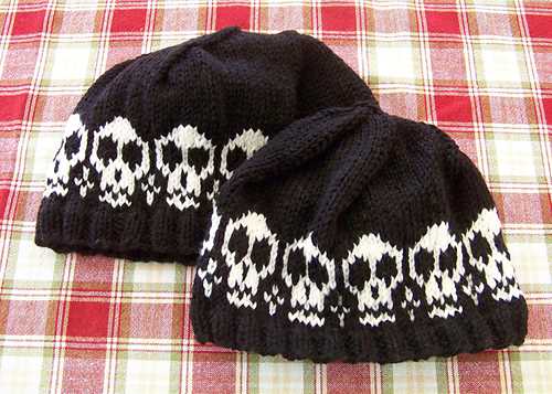 Knit hat with skull pattern