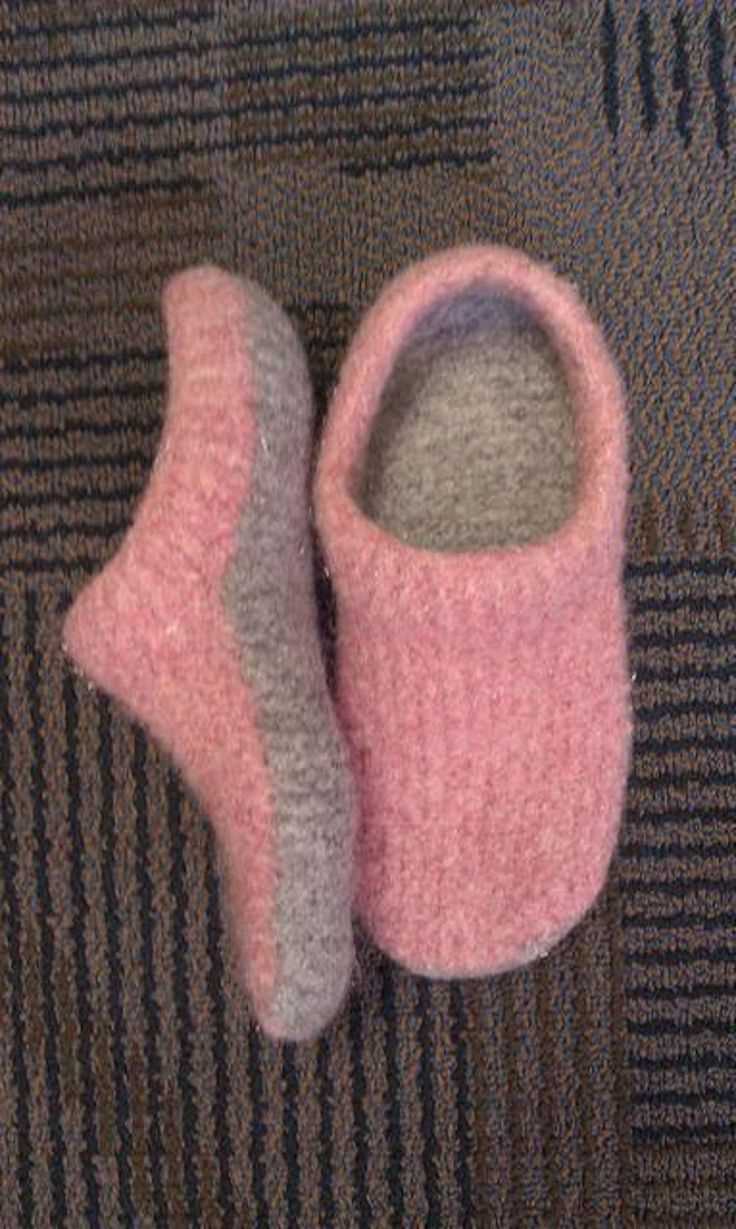 Cozy and Stylish - Knit Your Own Felted Clogs with This Free Pattern Free felted clogs knitting pattern