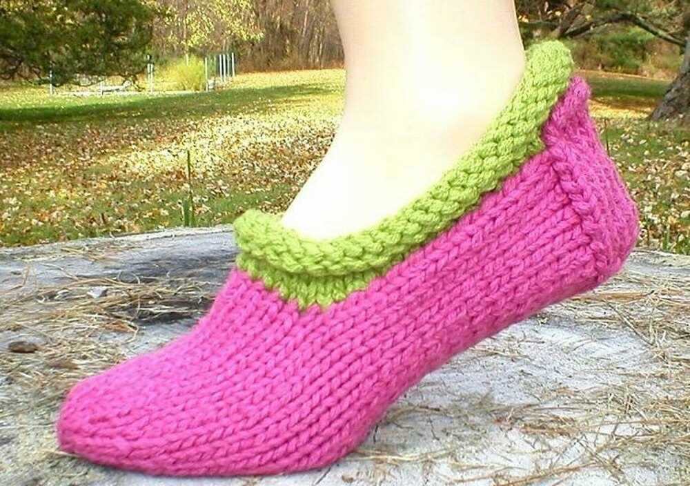 Simple knitted slipper pattern