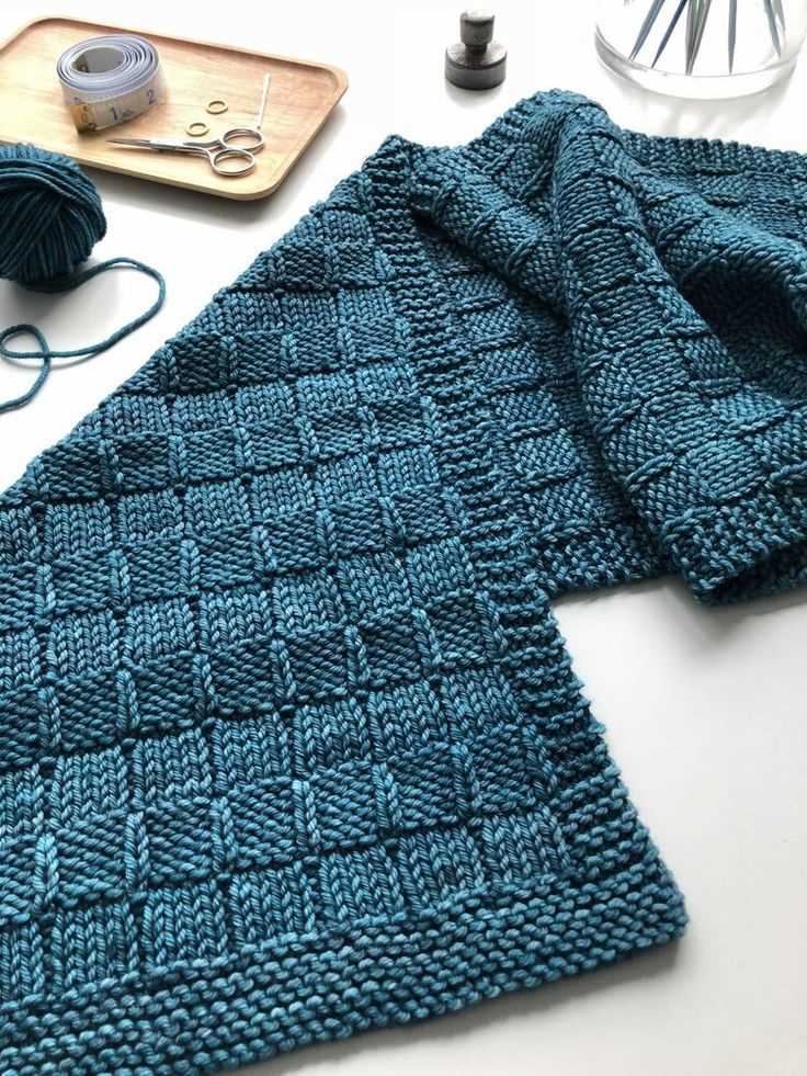 Easy reversible knit scarf pattern