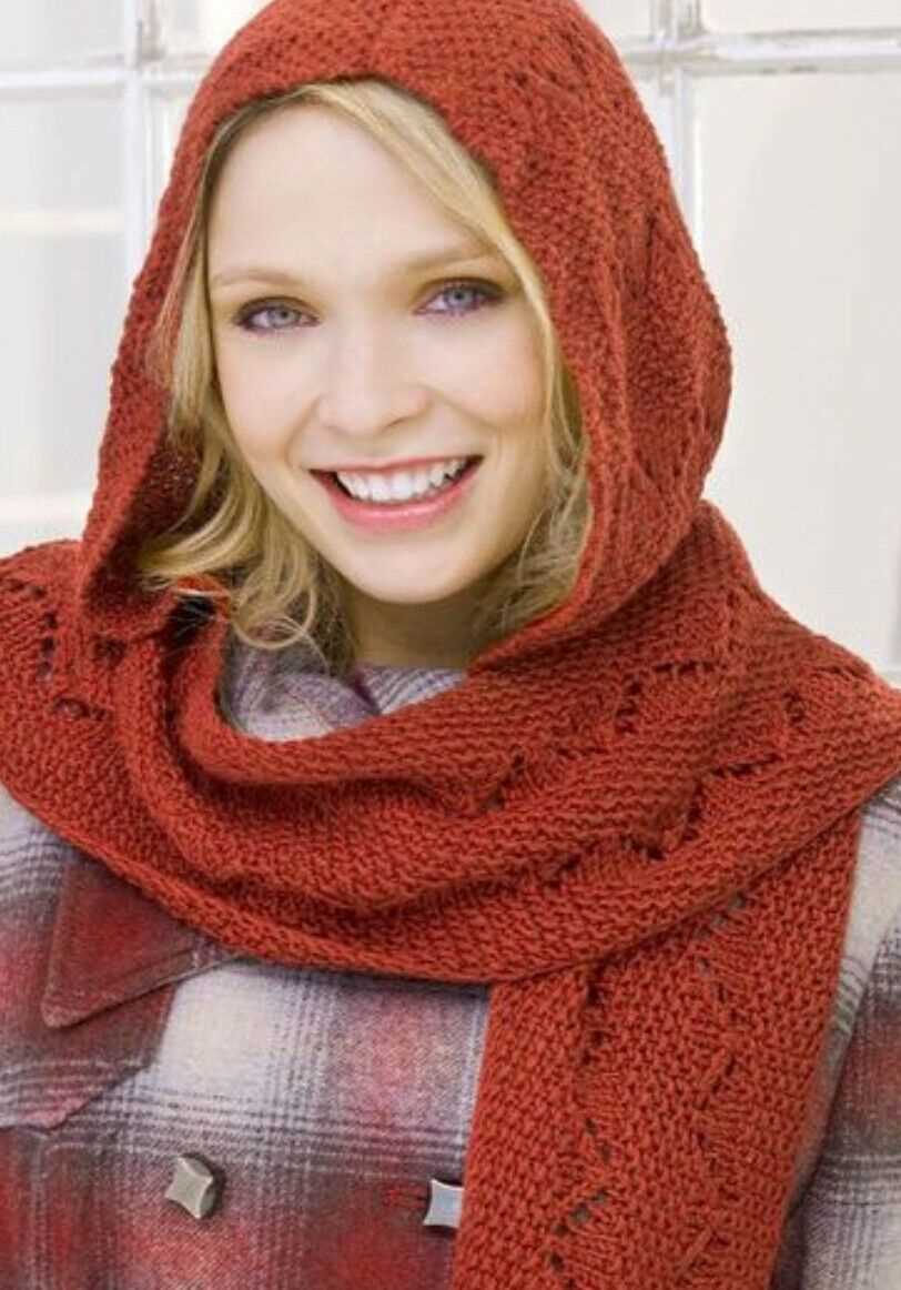 Knitting pattern for scarf with hood and pockets