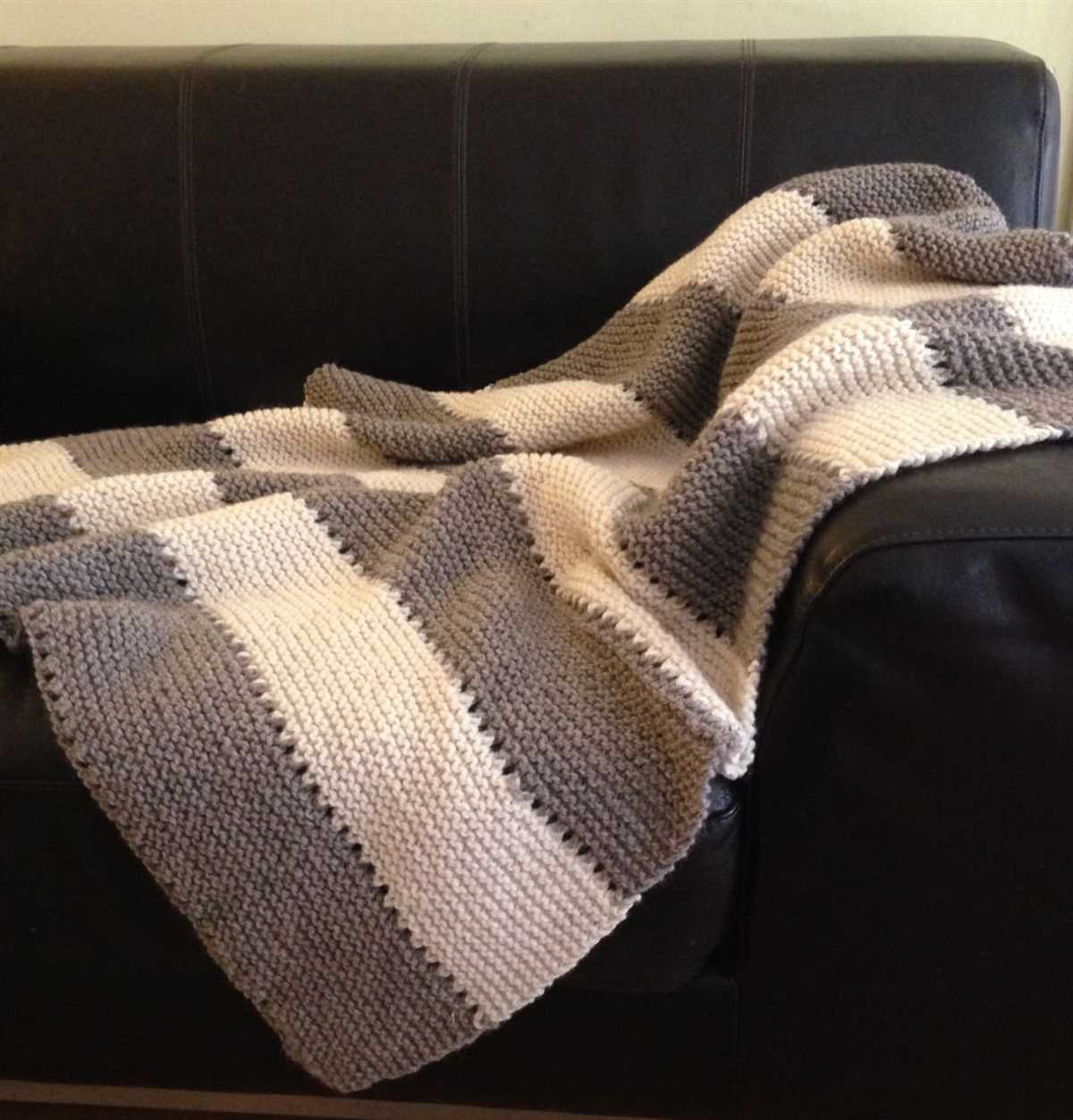 Blanket poncho knitting pattern