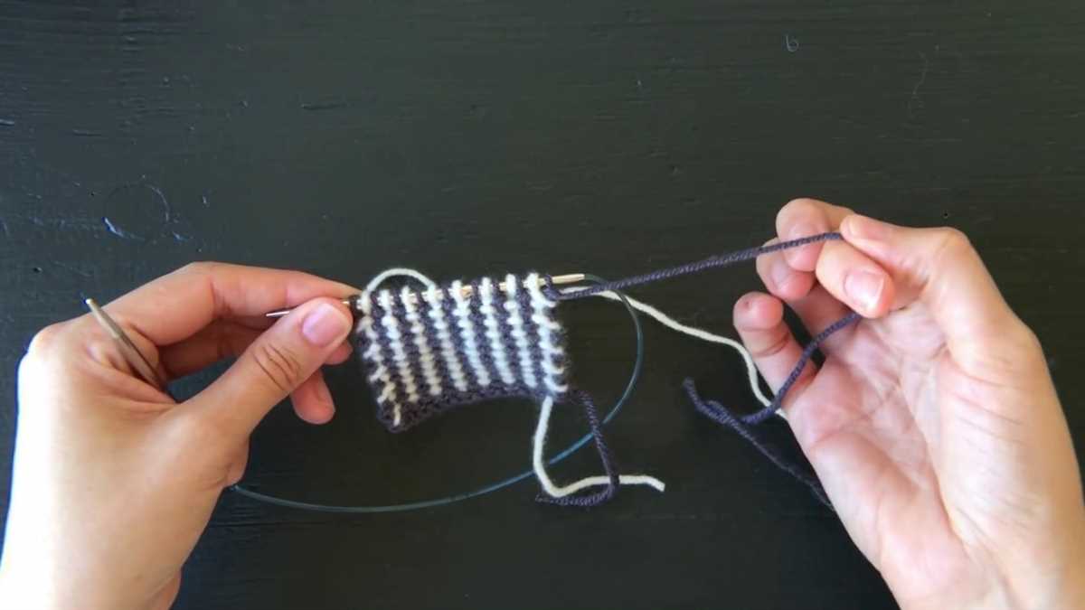 Vertical striped scarf knitting pattern