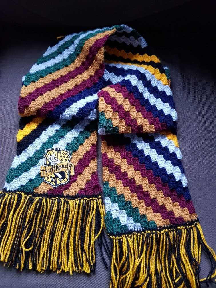 Create Your Own Harry Potter Scarf with This Knit Pattern Harry potter scarf knit pattern