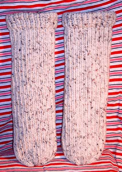 Knitted bed socks pattern