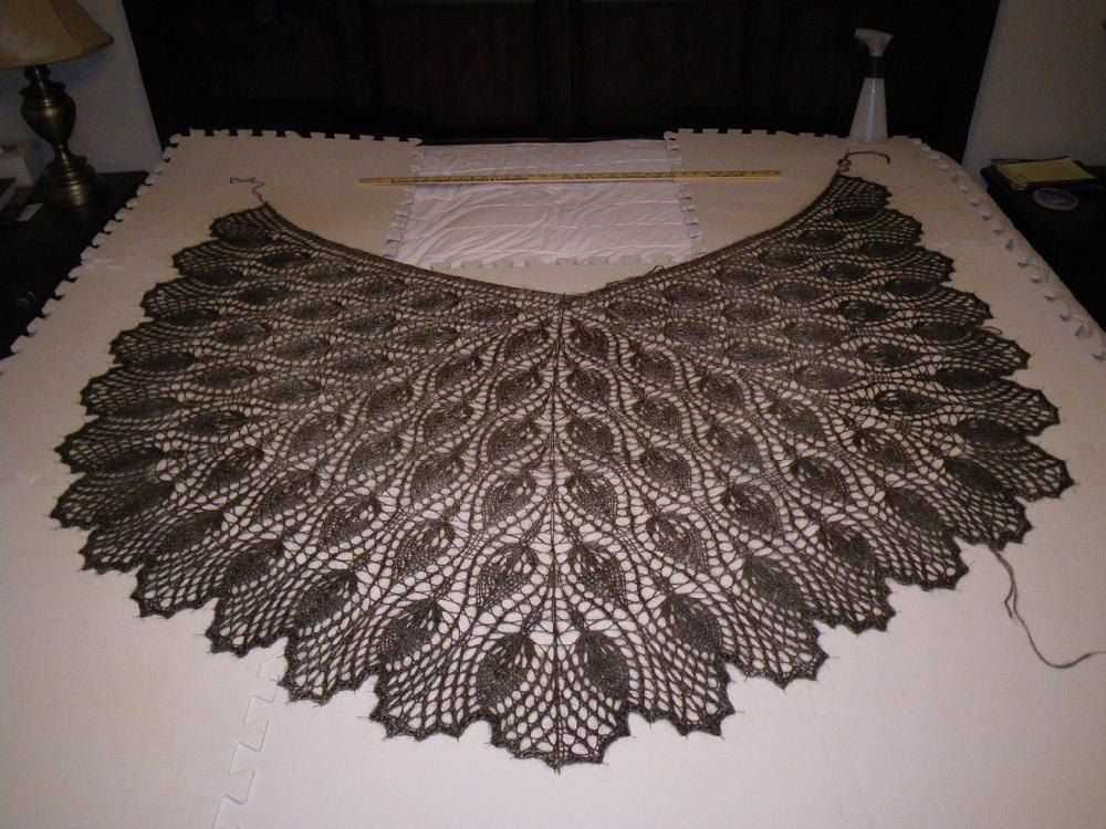 Stunning V-shaped Shawl Knitting Pattern for Your Next Project V shawl knitting pattern