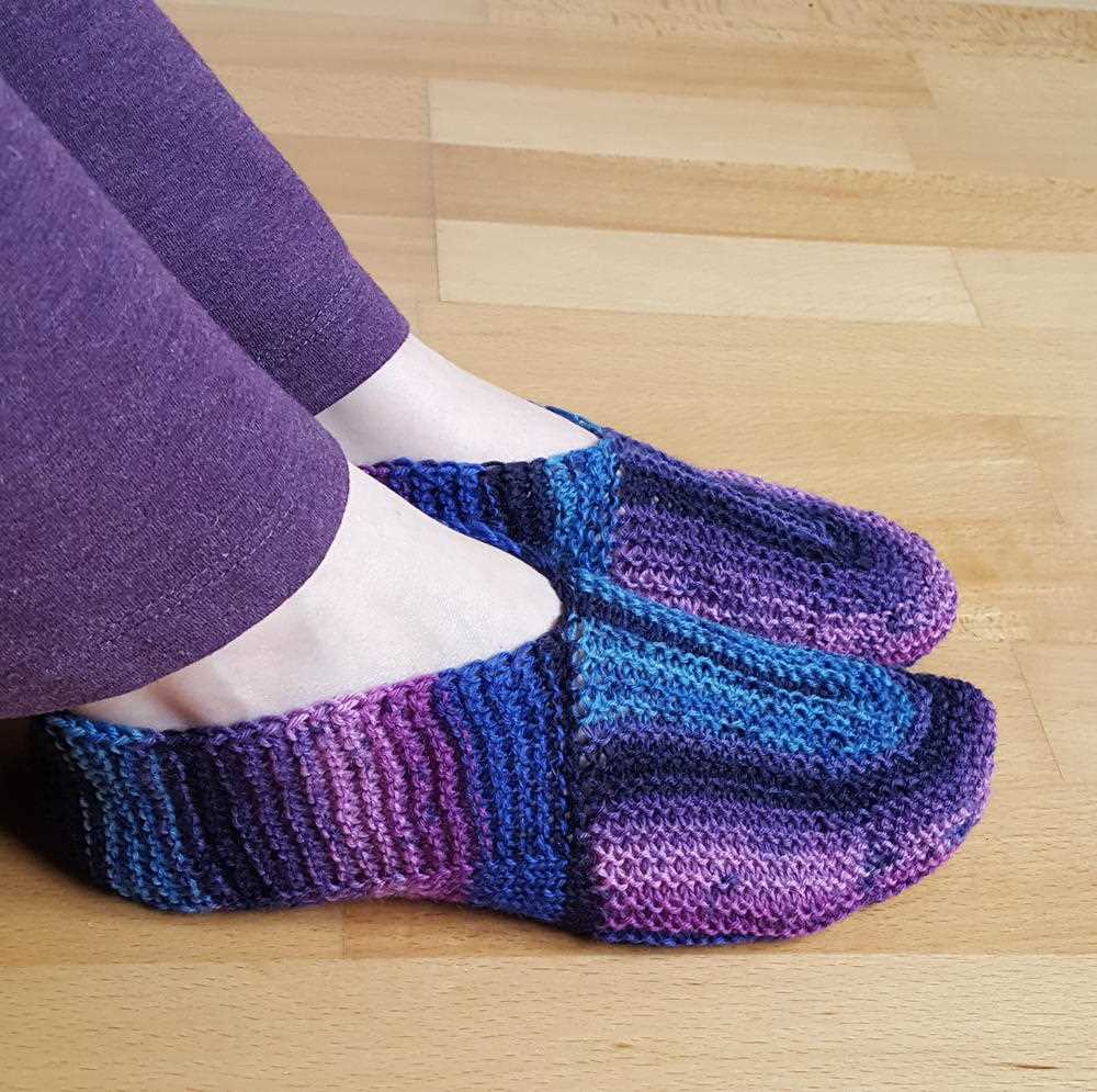 Free patterns for knit slippers
