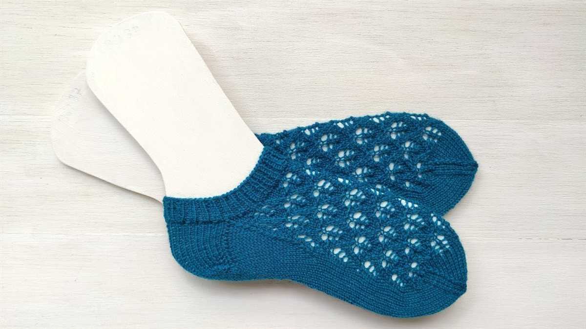 Step-by-Step Guide to Creating Beautiful Hand Knit Tube Socks Hand knit tube sock pattern