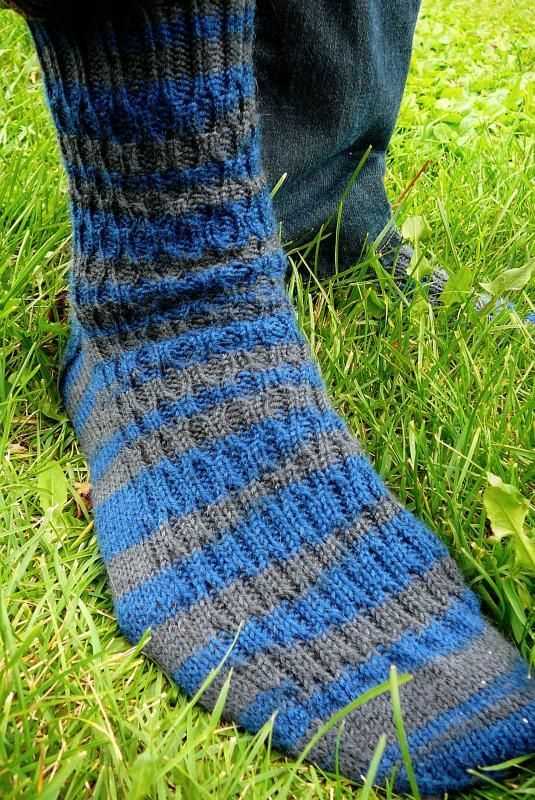 Free mens sock patterns knitting