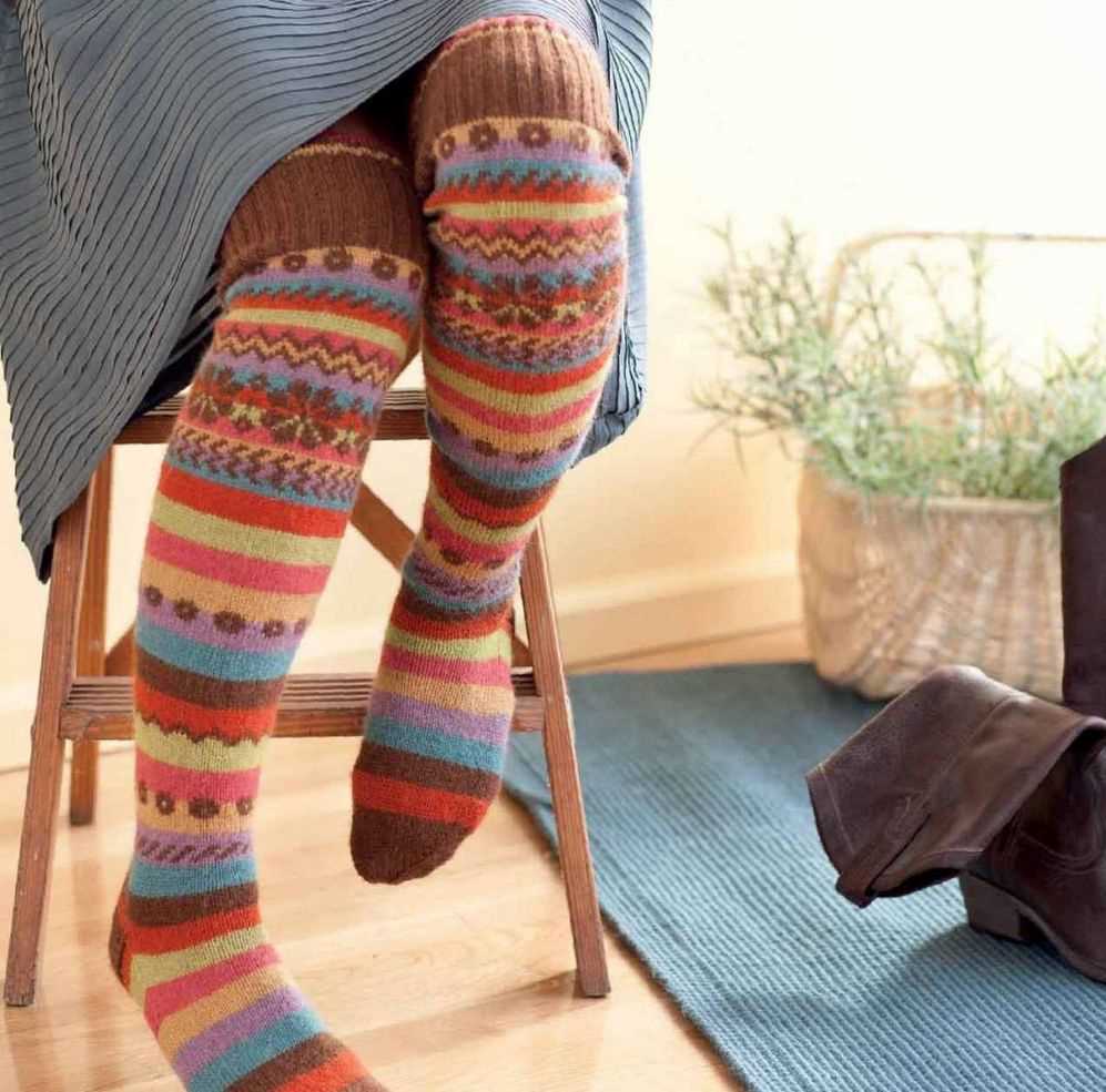 Doll socks knitting pattern