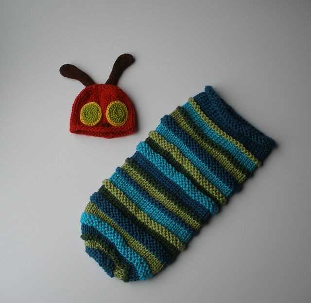 Knitted caterpillar pattern