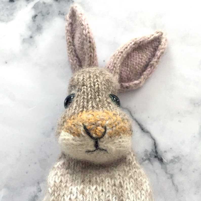 Rabbit pattern knitted