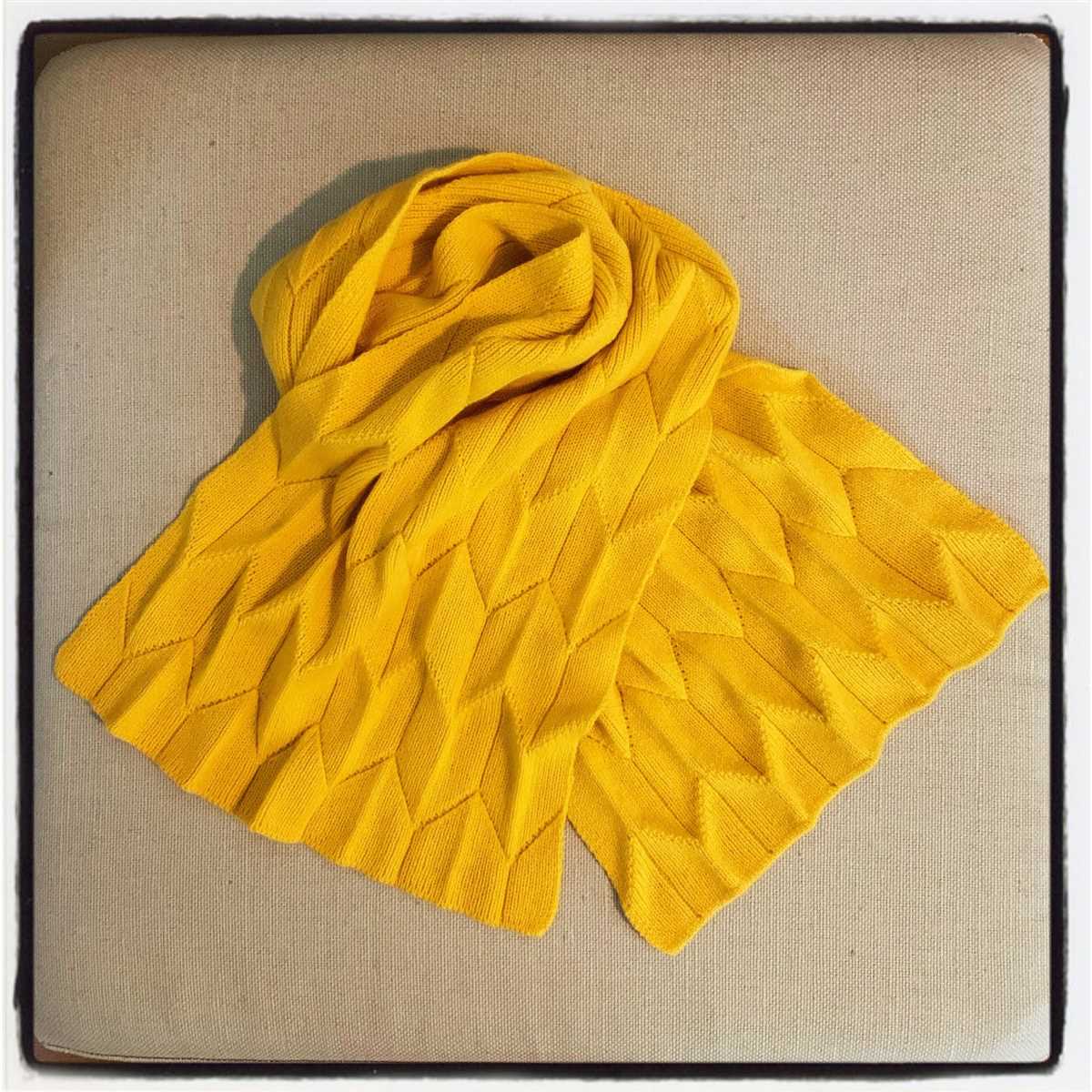 Potato chip knit scarf pattern