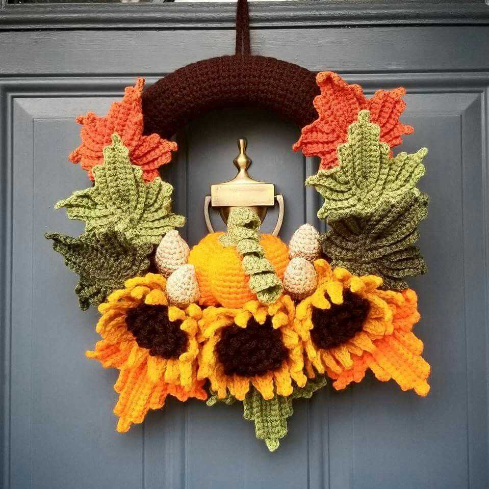 Knitted halloween wreath pattern