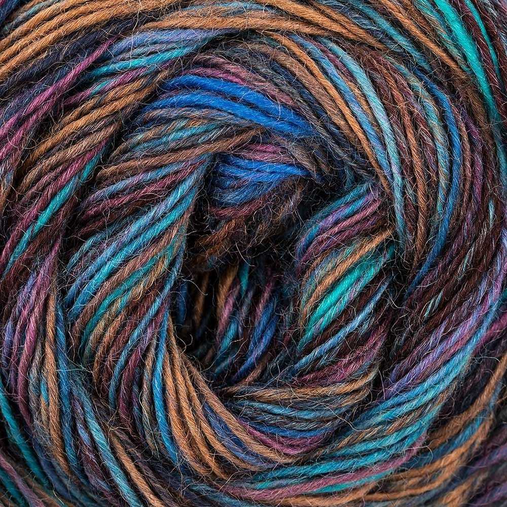 Self-striping yarn knitting patterns