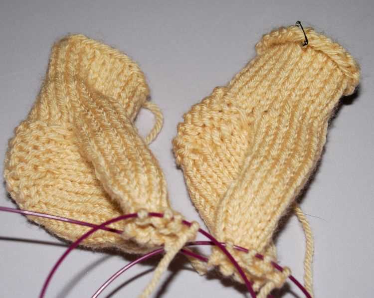 Knitting socks on circular needles pattern