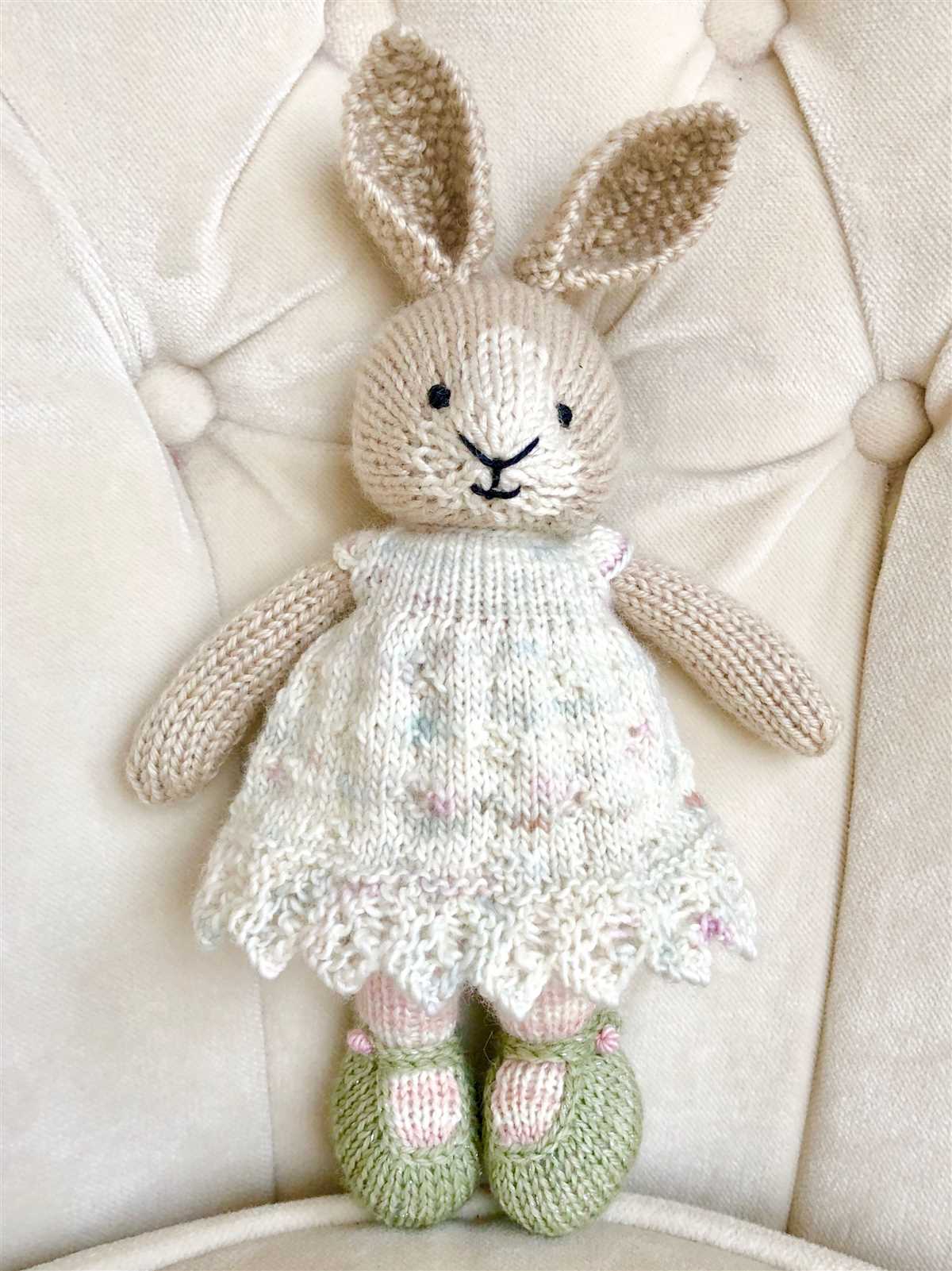 Rabbit pattern knitted