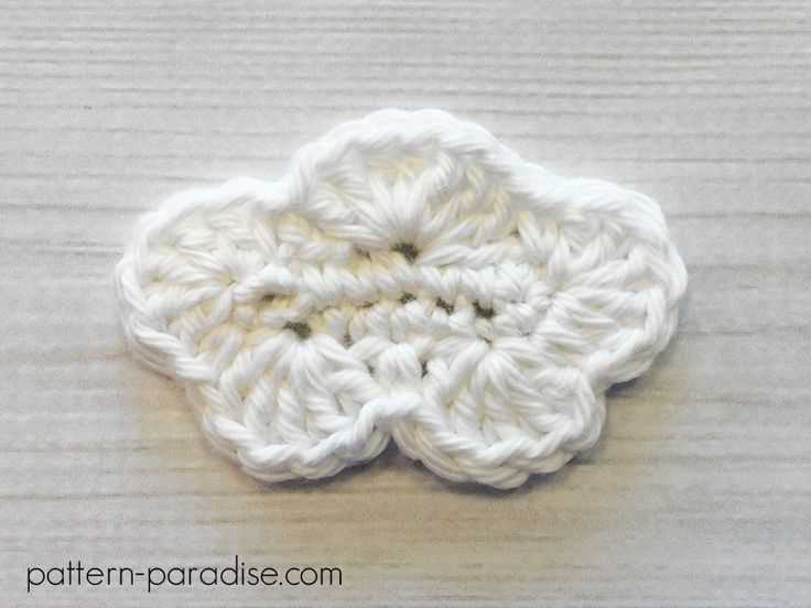 Knitted cloud pattern
