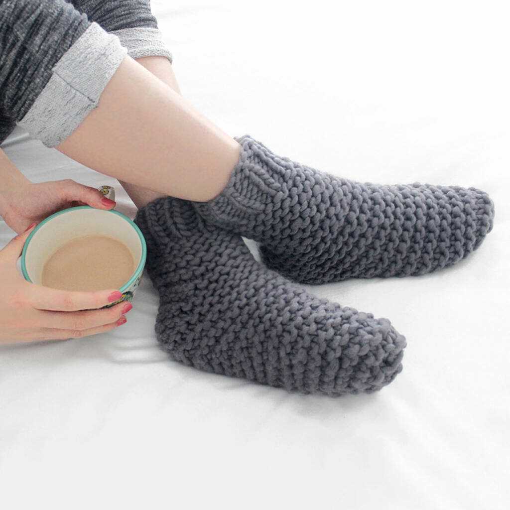 A Step-by-Step Guide to Knitting Cozy Bed Socks Knitted bed socks pattern