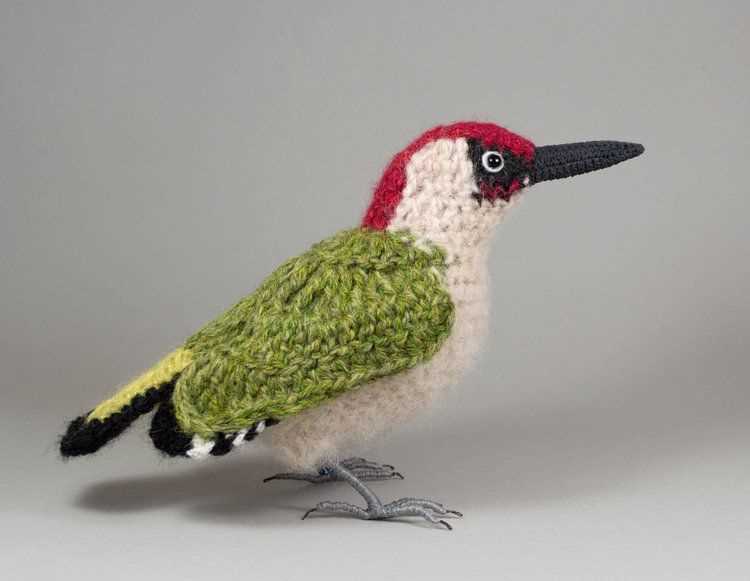 Knitted bird pattern