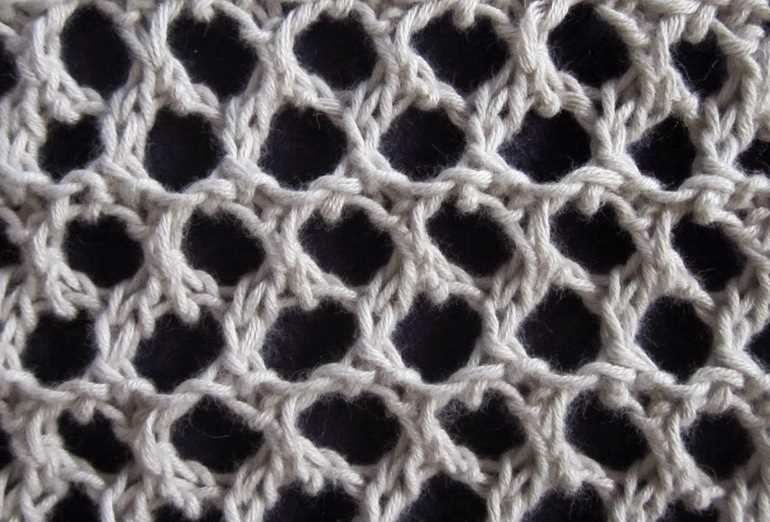 Eyelet knit stitch pattern