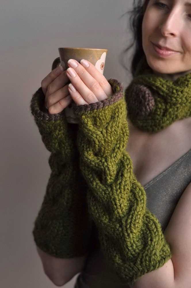 Chunky fingerless gloves knitting pattern