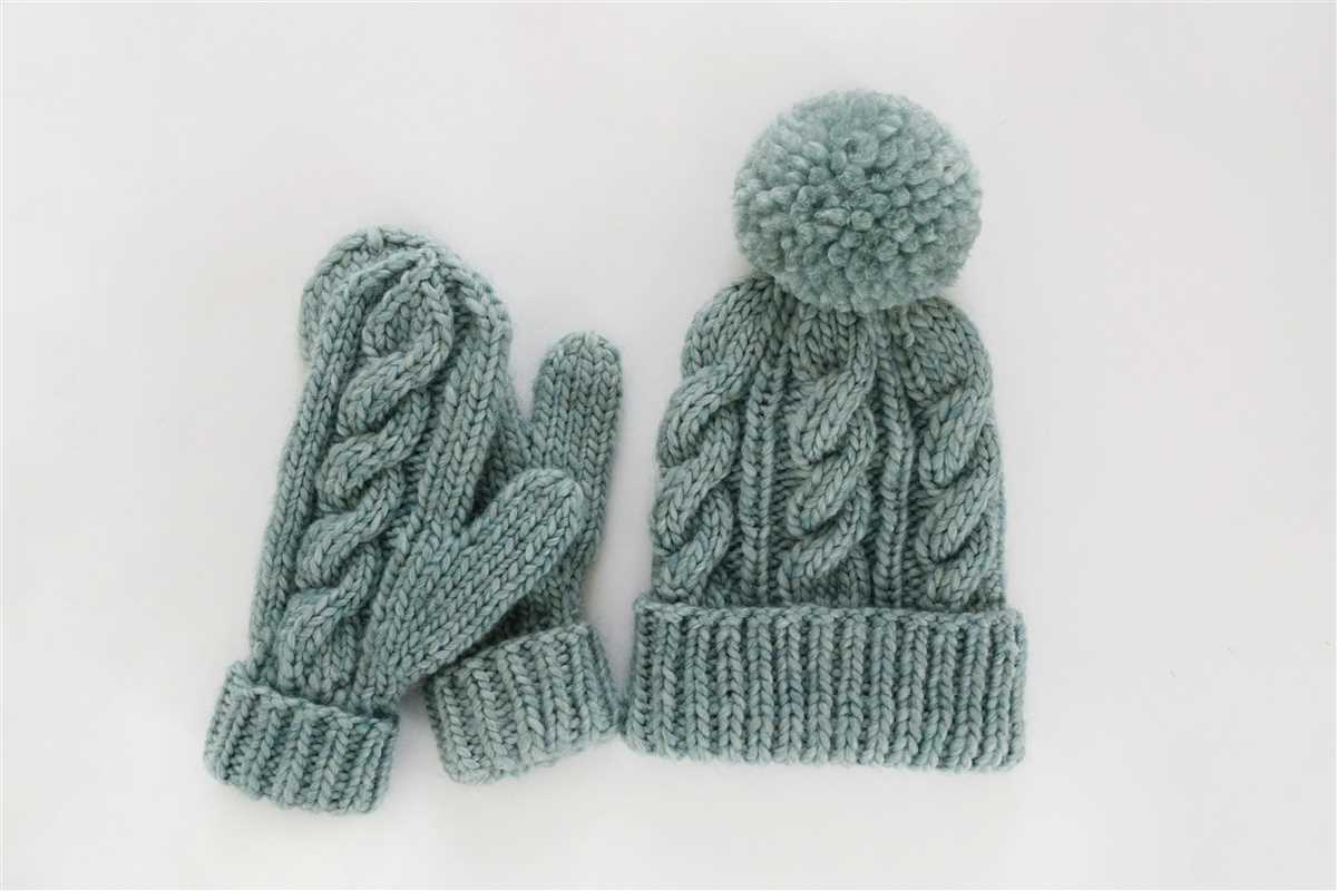 Cable knit mittens pattern