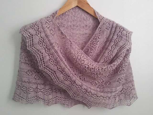 Free knitting patterns for shawls and shrugs