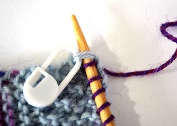 Mitred squares knitted blanket pattern