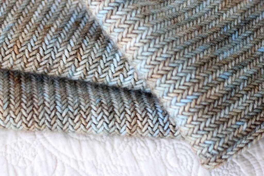 Herringbone knit scarf pattern