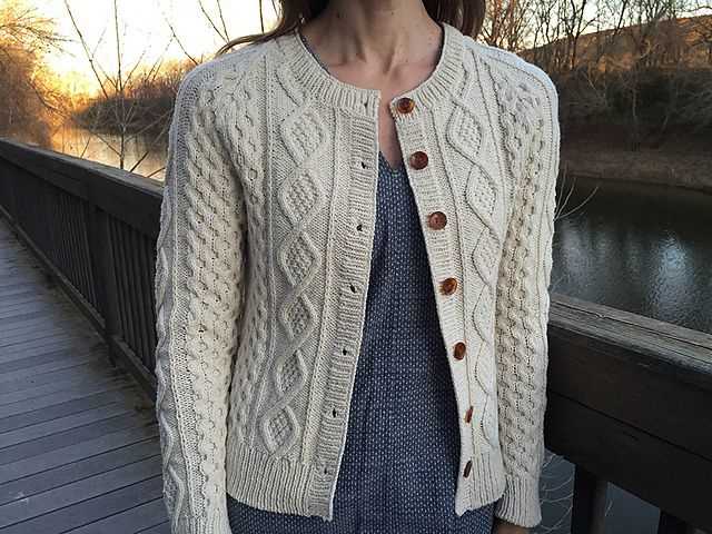 Ladies aran cardigan knitting patterns free