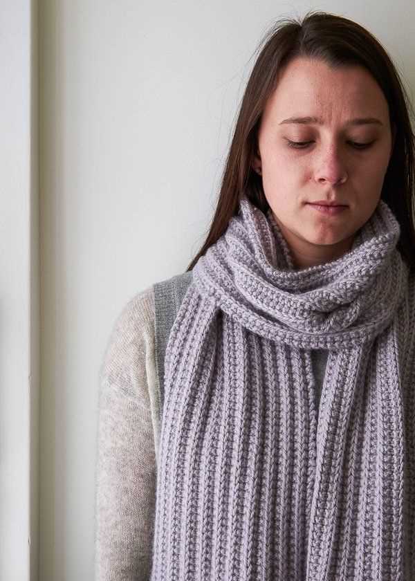 Knit scarf ribbed pattern