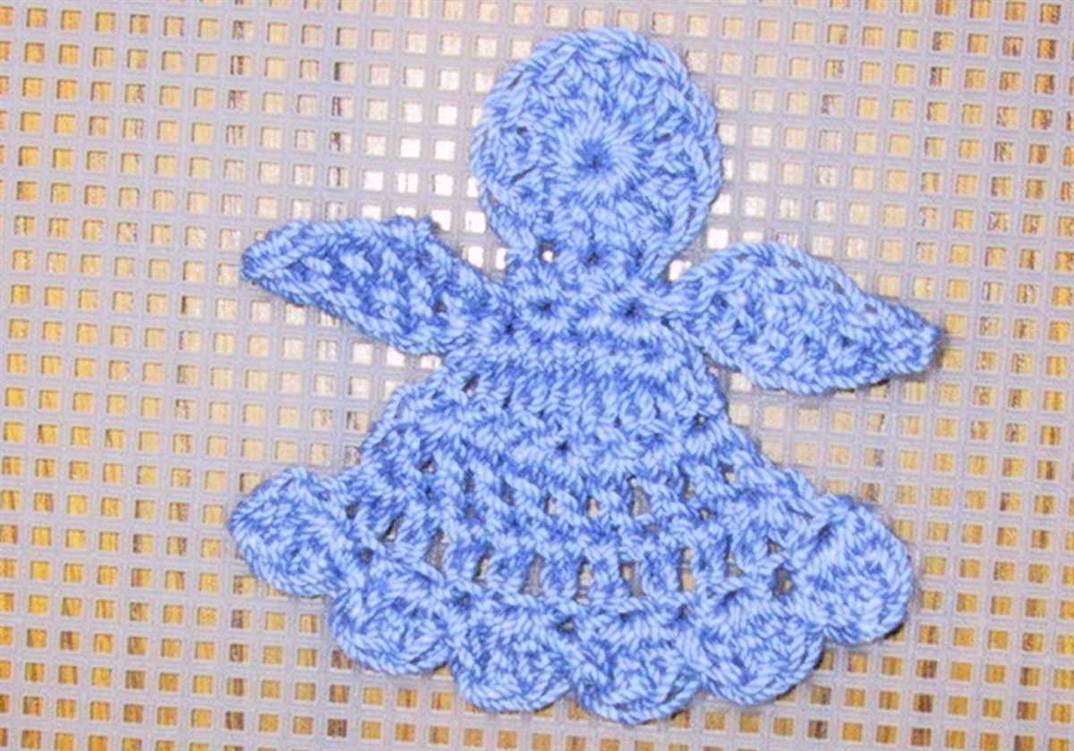 Knitting pattern for an angel