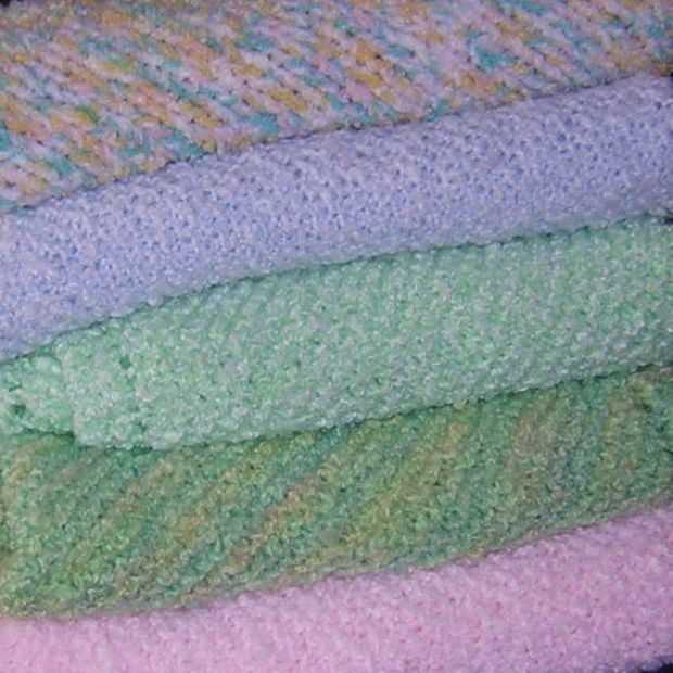 Free diagonal baby blanket knitting pattern