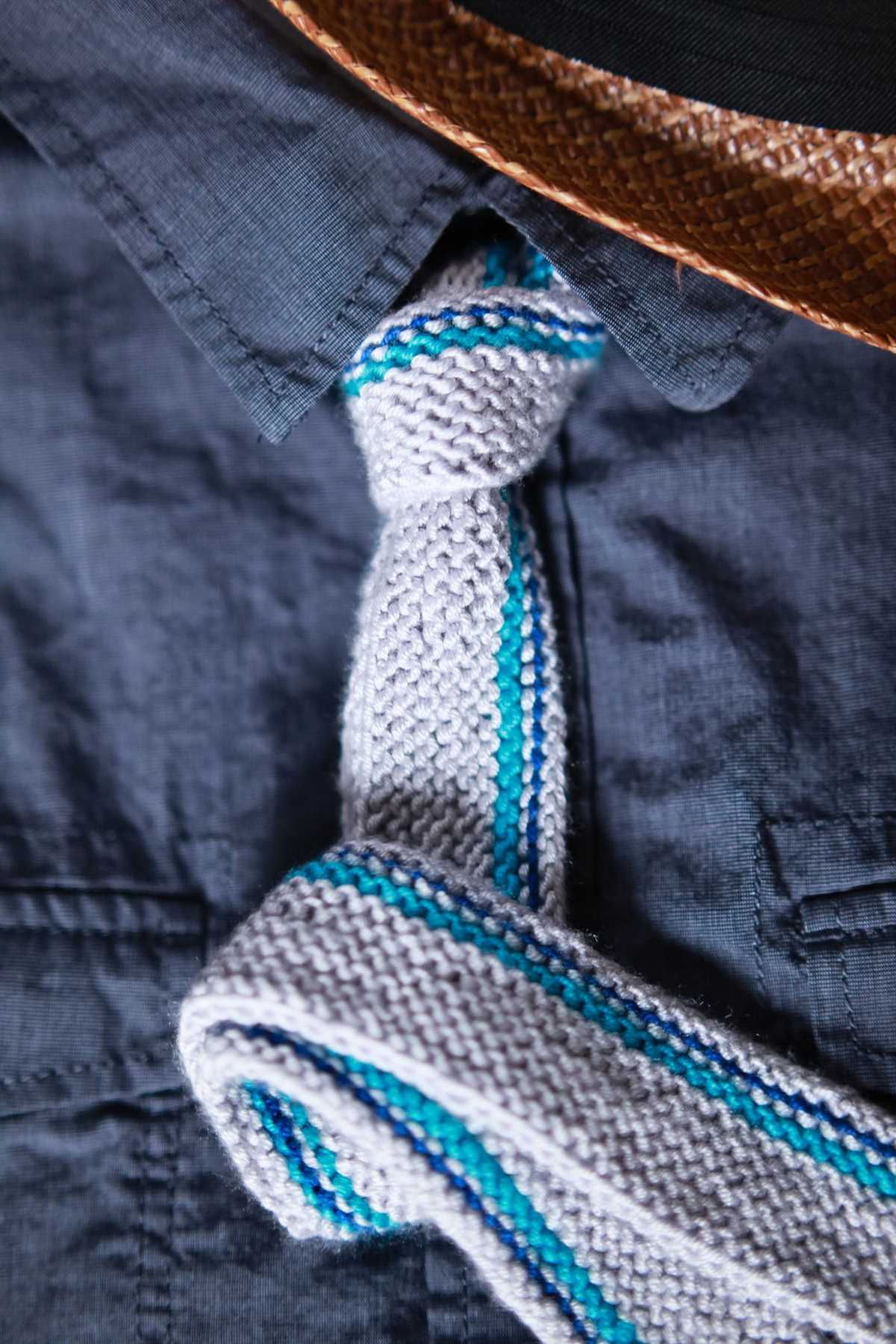 Knit necktie pattern