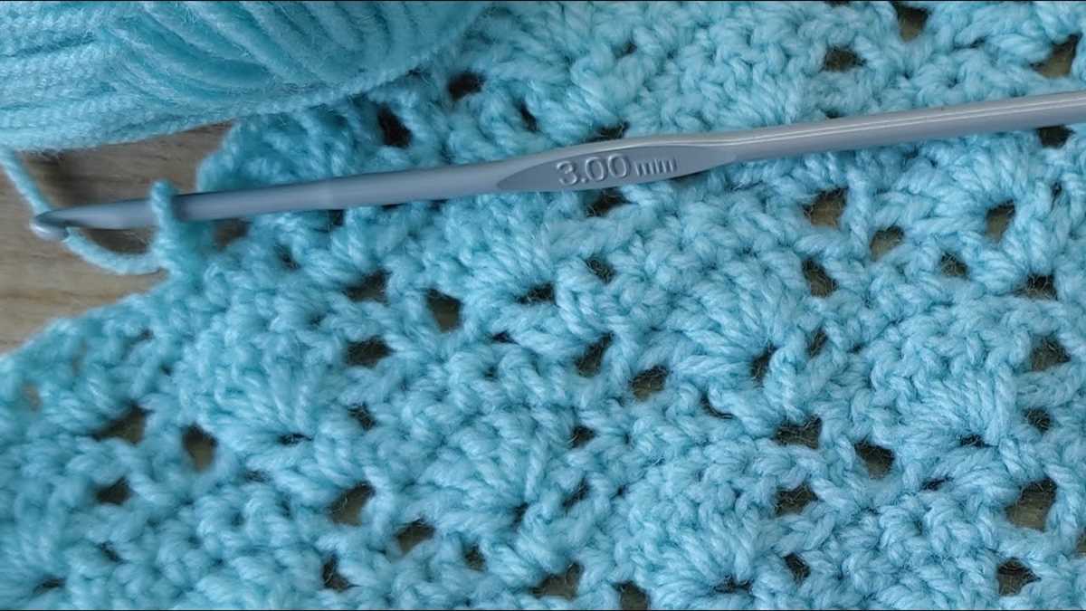 Wearable blanket knitting pattern