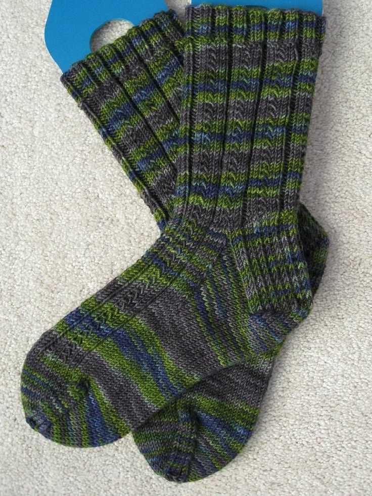 Basic men's sock knitting pattern