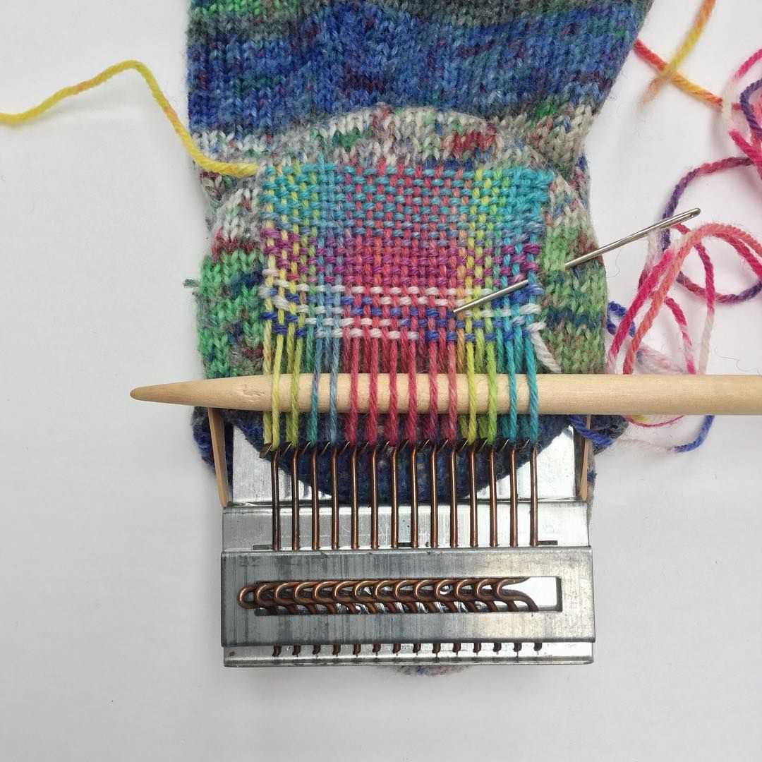 Self-striping yarn knitting patterns