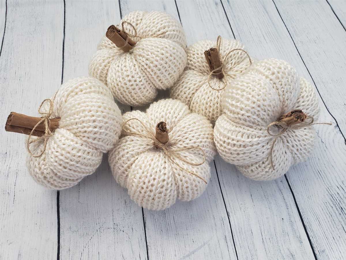 Free knitting pattern for small pumpkin