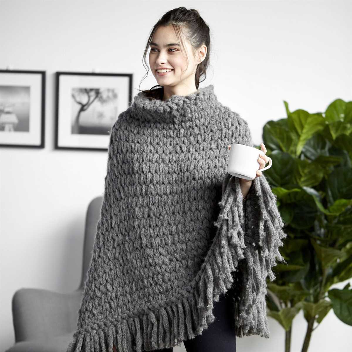 Ladies poncho knitting pattern