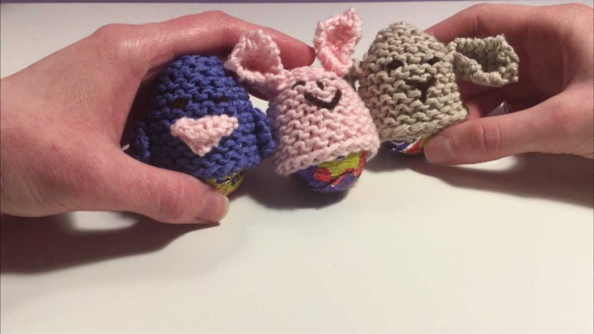 Free bunny egg cosy knitting pattern
