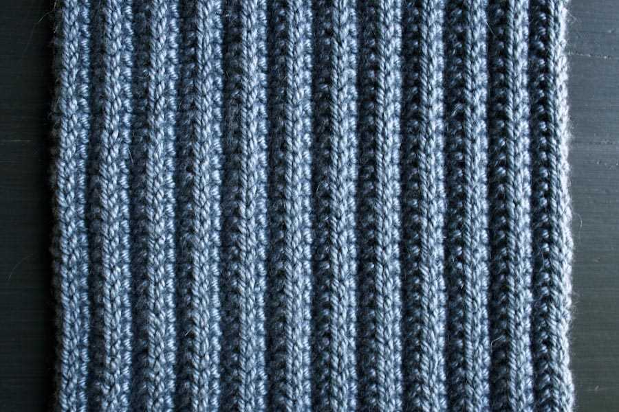 Knit scarf ribbed pattern