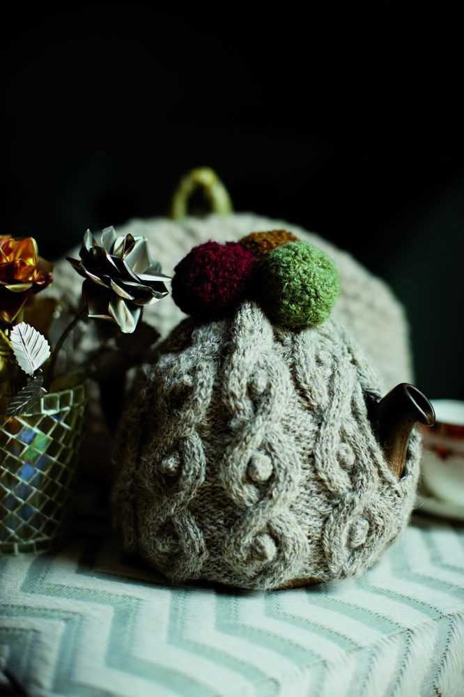 Knitted christmas tea cosy pattern