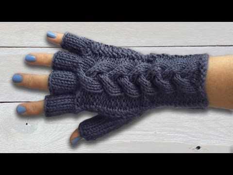 Knitted gloves with fingers pattern