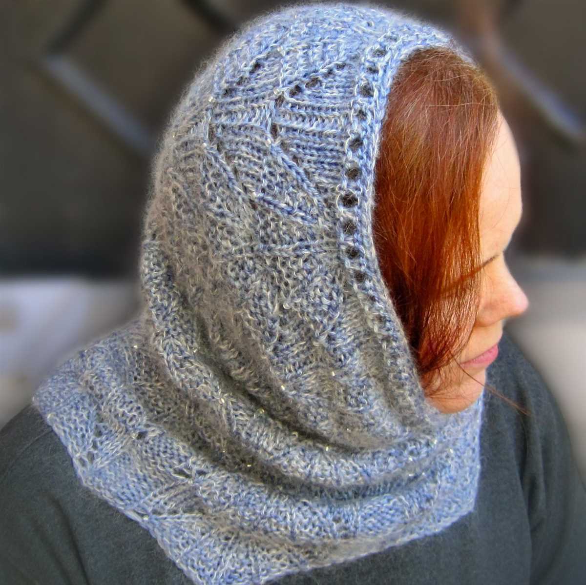 Knitted cowl in the round pattern