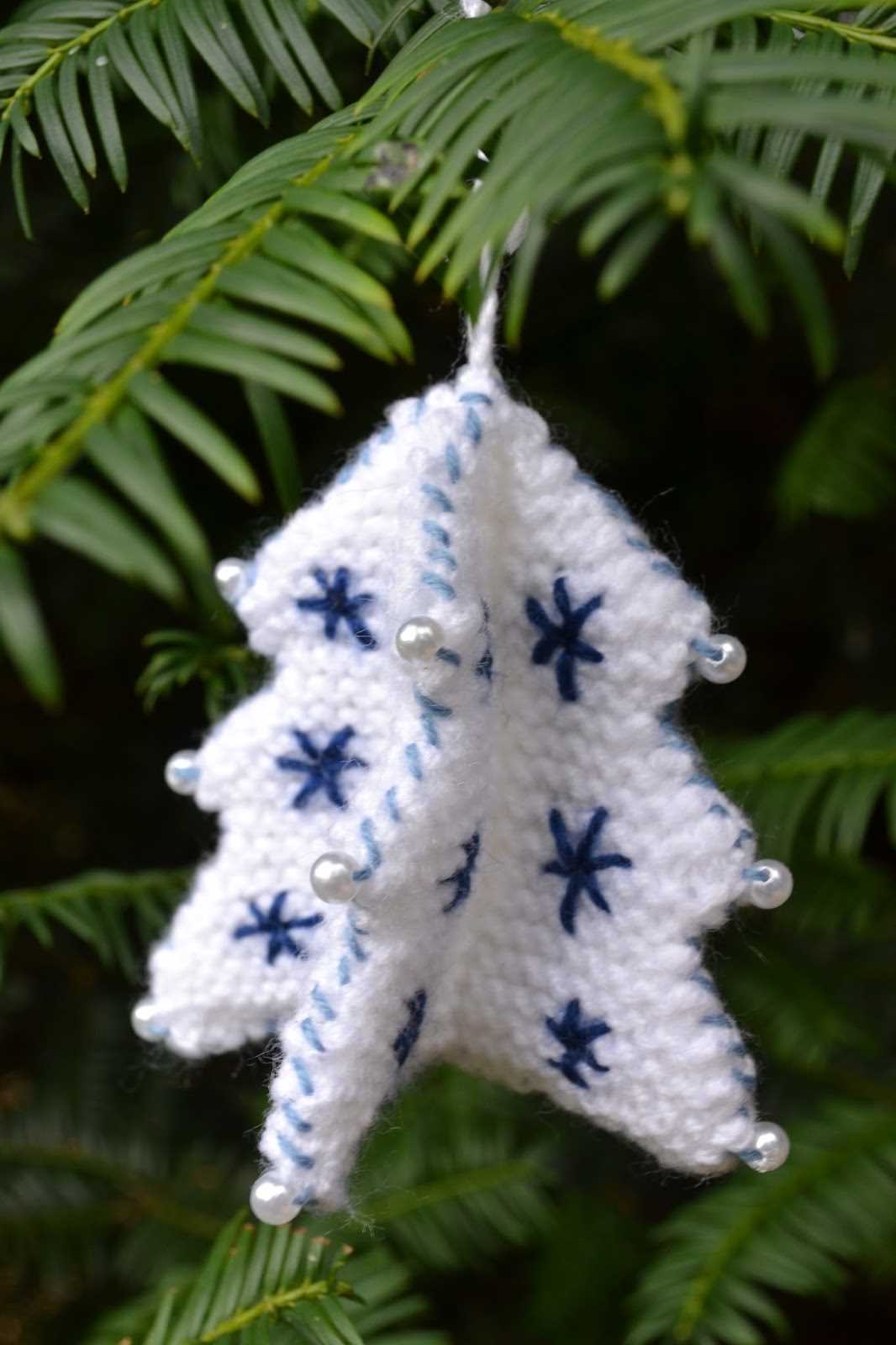 Knitted christmas tree decorations patterns