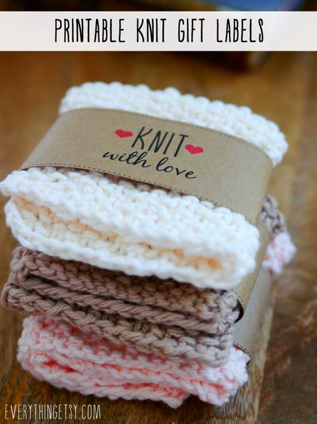 Knitted gift tag pattern